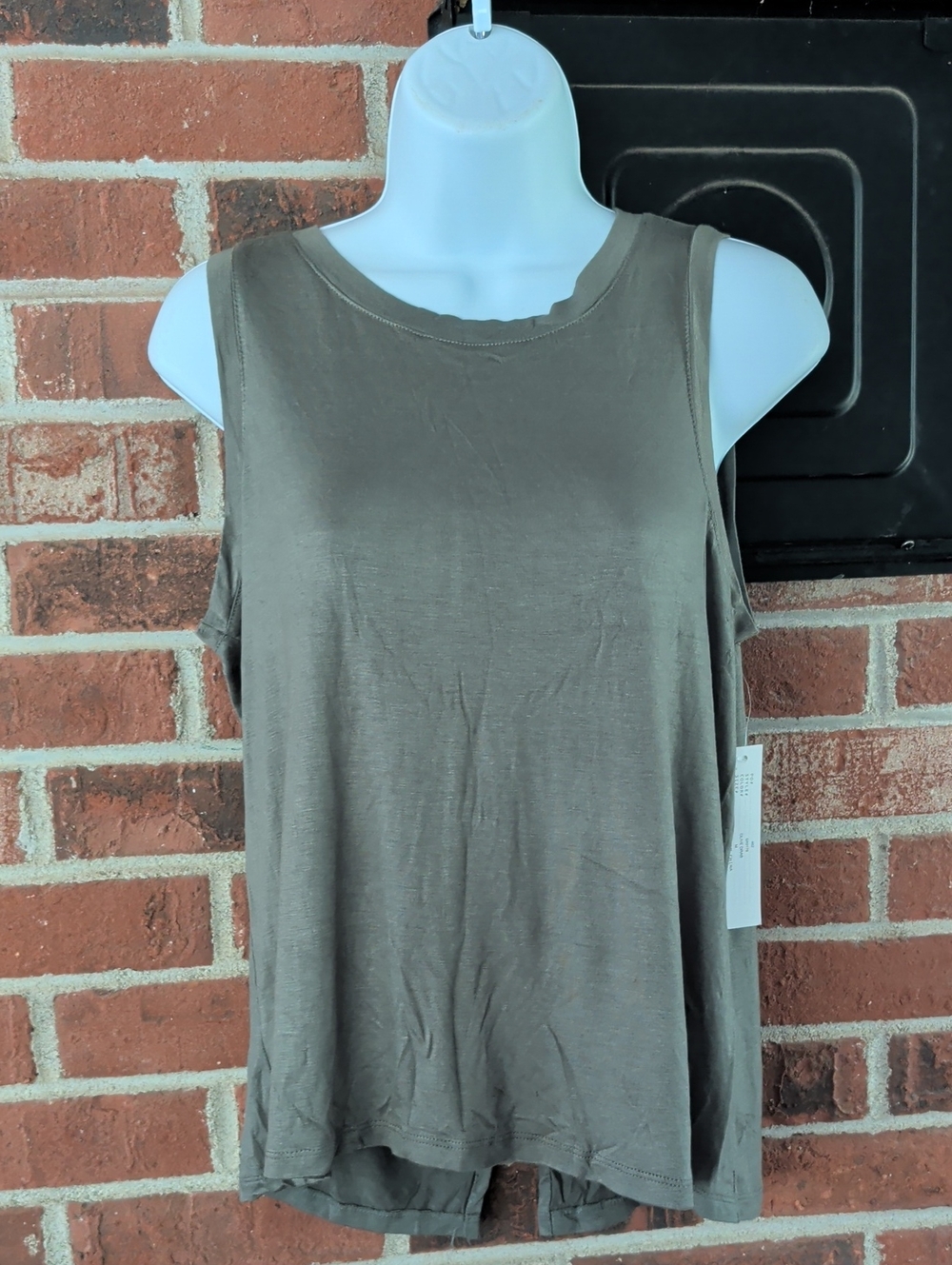 Sweet Romeo Olive Drab Sleeveless Tank Top Size M